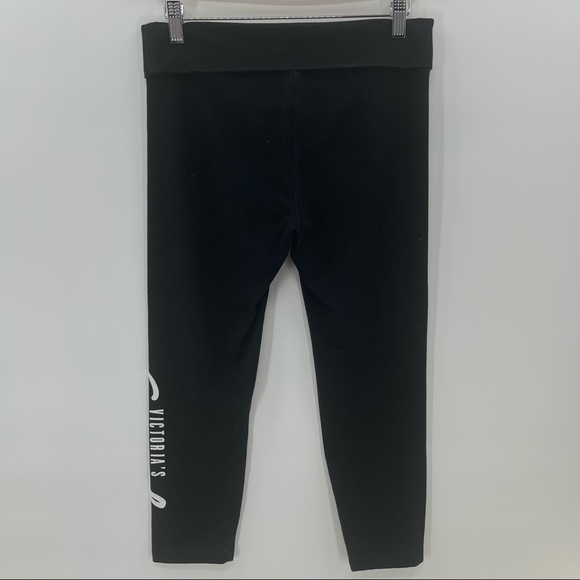 Victoria’s Secret Black Capri Leggings With Spell Out Down Leg Size Small - Picture 5 of 6